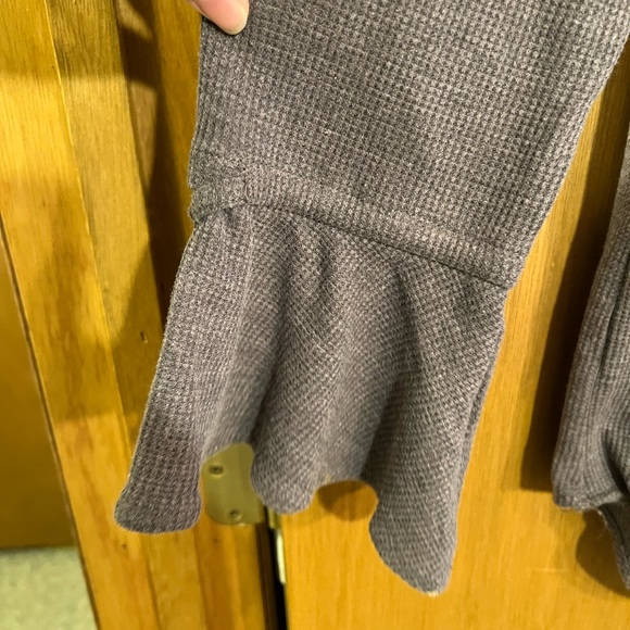 3/$15 Suzanne Betro Weekend Grey Blouson Sweater - Picture 5 of 7